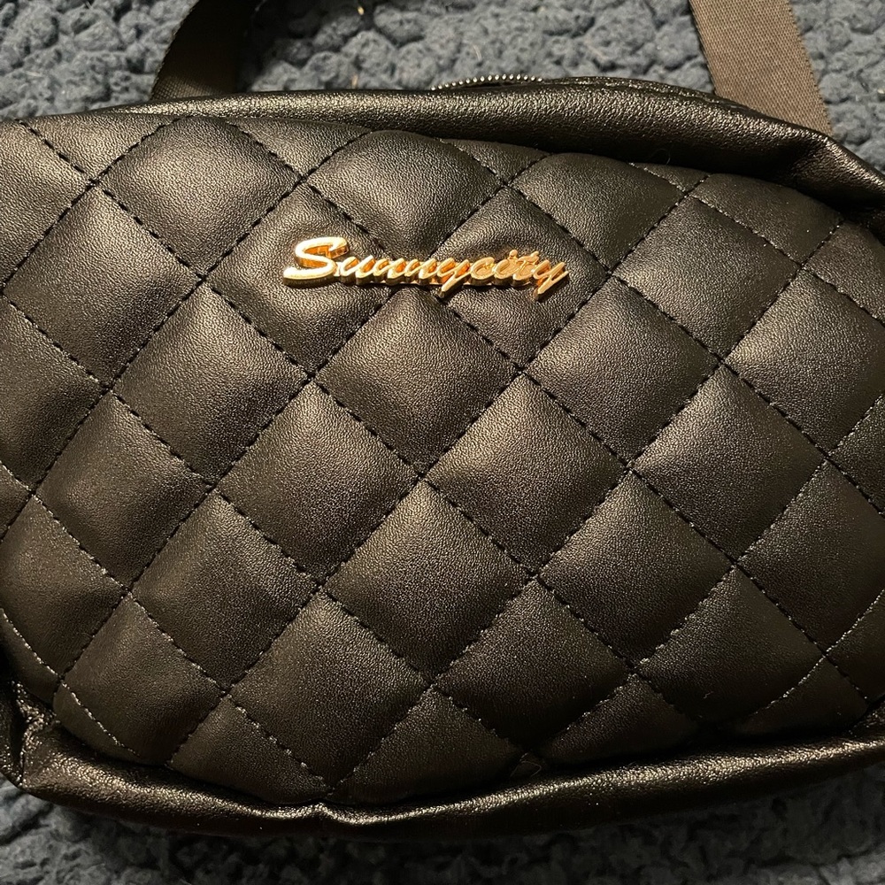 Crossbody quilted purse